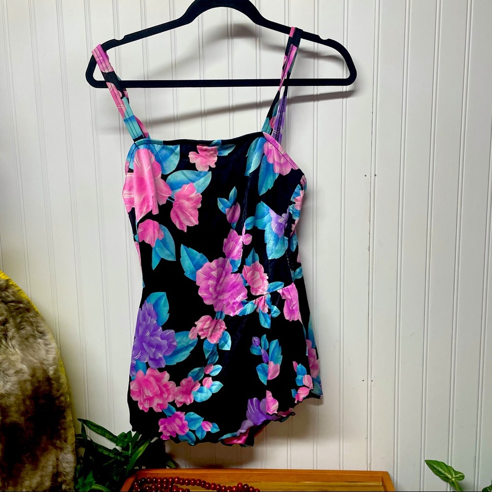 VTG Carriage Court Fit Floral One Piece Swim Suit